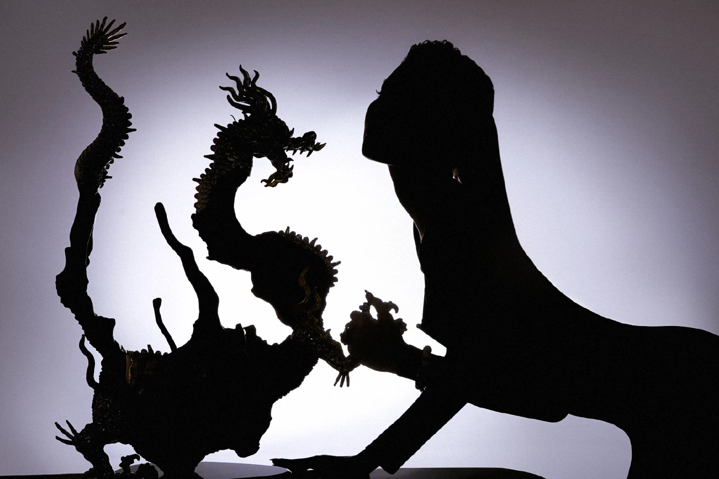 เสริมมงคลปลุกพลังรับ "ปีมังกร" กับเครื่องประดับและของแต่งบ้านล้ำค่า