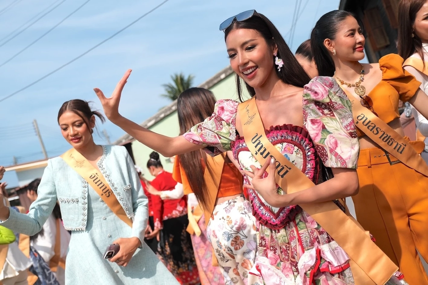 ภาพบรรยากาศ 77 มิสแกรนด์ เก็บตัวภูเก็ต เตรียมร้องเต้นกับรุ่นพี่ อิงฟ้า