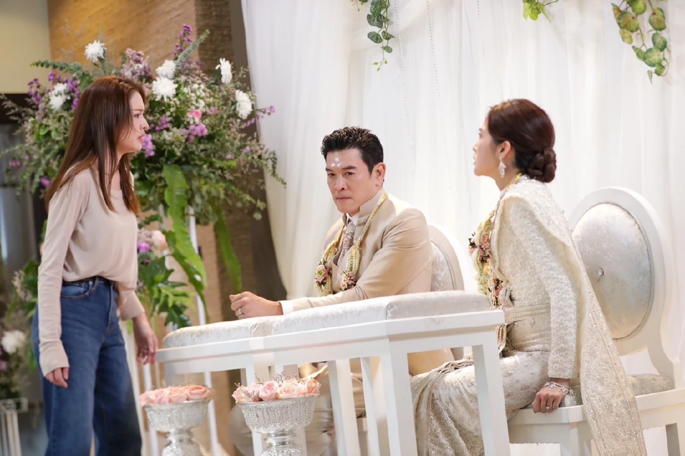 เปิดฉาก สงครามสมรส ช็อตไวรัลดัง แอฟ จัดการ ชาคริต สามีตัวดีมีโลกสองใบ