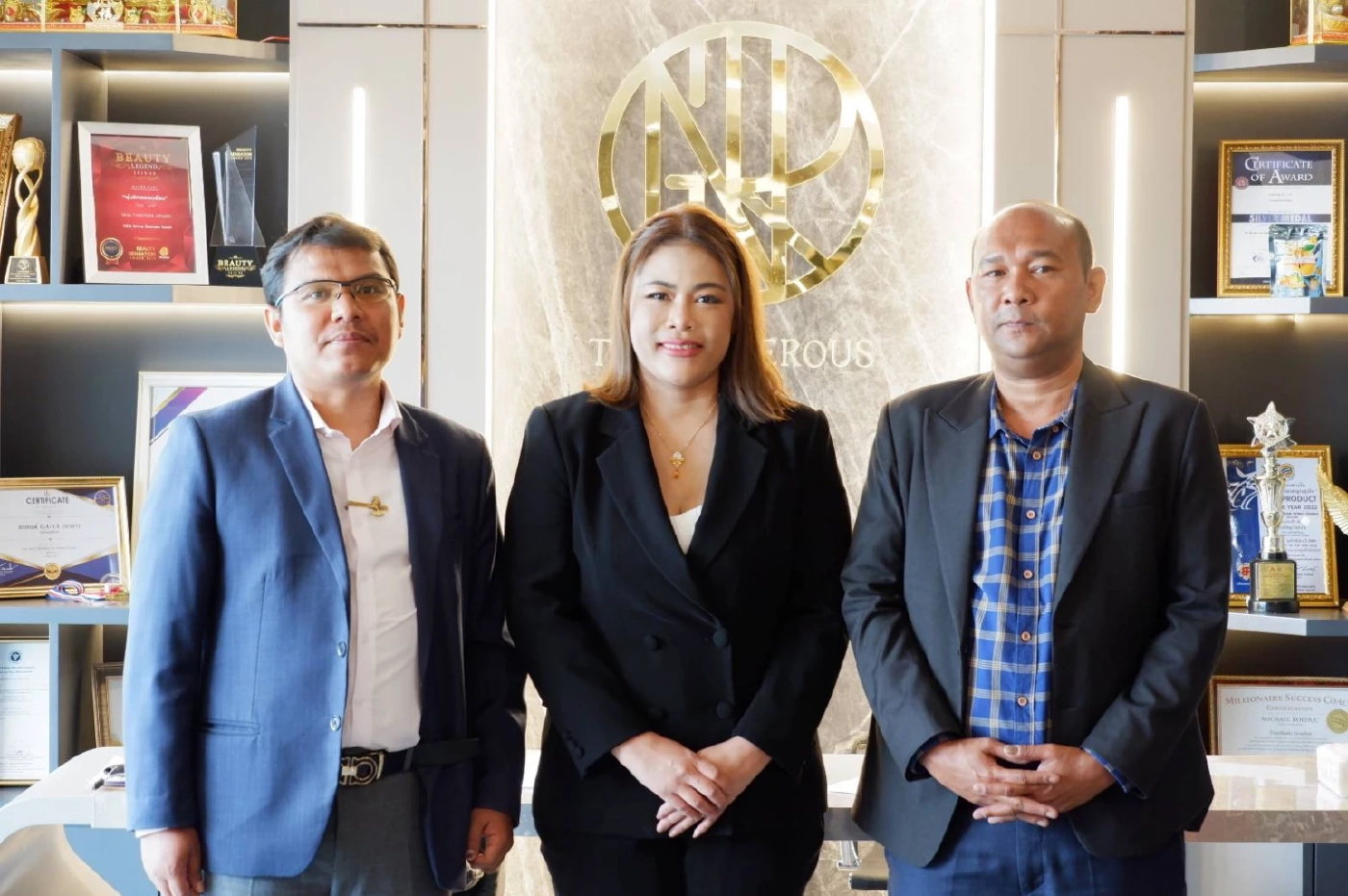 ส้ม ตรีชฎา-ฝน ธนสุนทร แจงแล้ว โปรเจกต์ปลดหนี้ โปร่งใสไม่ใช่แชร์ลูกโซ่