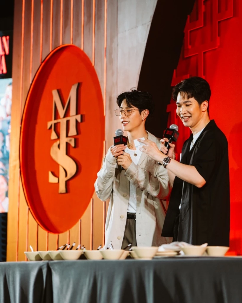 "มาร์ค ต้วน" จัดเต็มความฟินมีทแอนด์กรี๊ดใกล้ชิดอากาเซ่แห่ร่วมงานนับหมื่น