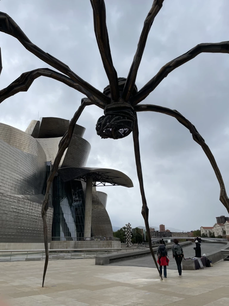 Maman (2001), ที่พิพิธภัณฑ์ Guggenheim Museum Bilbao สเปน. ภาพโดย ภาณุ บุญพิพัฒนาพงศ์ 