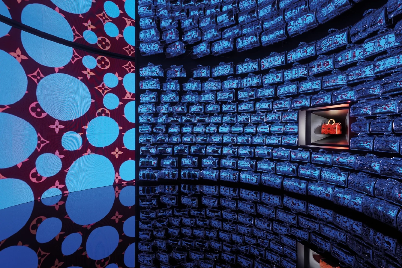 สาวก Louis Vuitton ห้ามพลาด "LV THE PLACE BANGKOK" ที่แรกในโลก ใหญ่ที่สุดในไทย