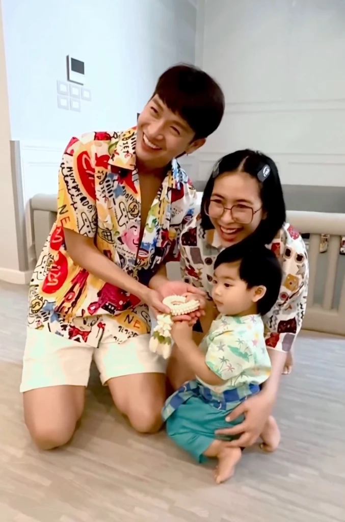 รวมความน่ารักทายาทคนบันเทิงสุดคิ้วท์ ใส่ชุดไทย ประแป้งส่งท้ายสงกรานต์