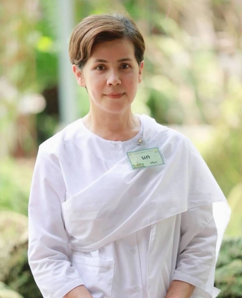 ร่วมอนุโมทนาบุญ ผู้จัดละคร นก จริยา ปลงผมบวชชี