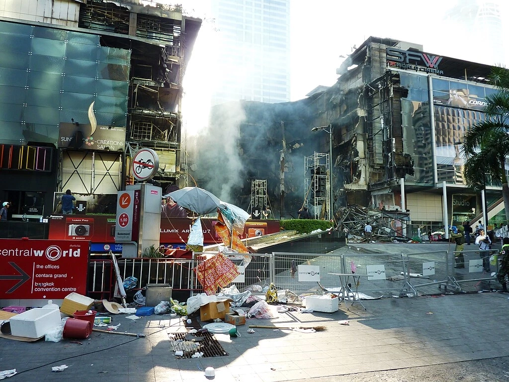 10 เมษายน ครบรอบ 14 ปี เหตุสลายการชุมนุมคนเสื้อแดง สมรภูมิ "แยกคอกวัว"