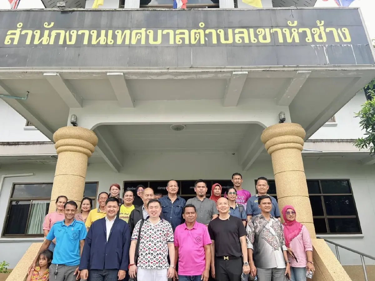 ”สามารถ“ควง“ร่มธรรม”ลงพื้นที่แก้ปัญหา "บ้านพอเพียง พอช."
