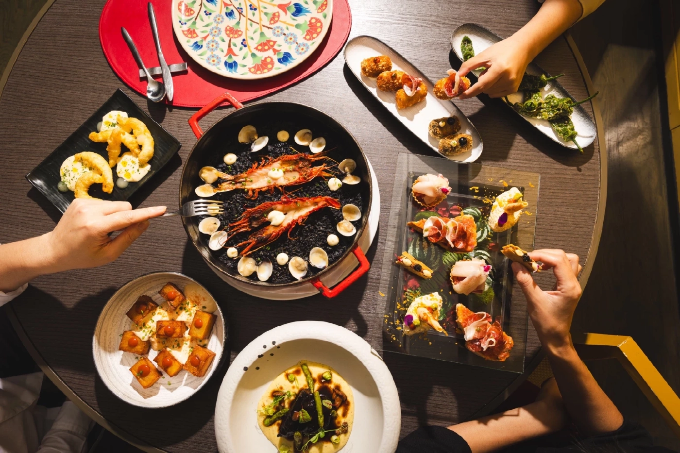 ลิ้มรสมือ "เชฟเดวิด" อร่อยถึงแก่นอาหารสเปนแท้ๆ ที่ห้องอาหาร อัลบริเซียส์ 