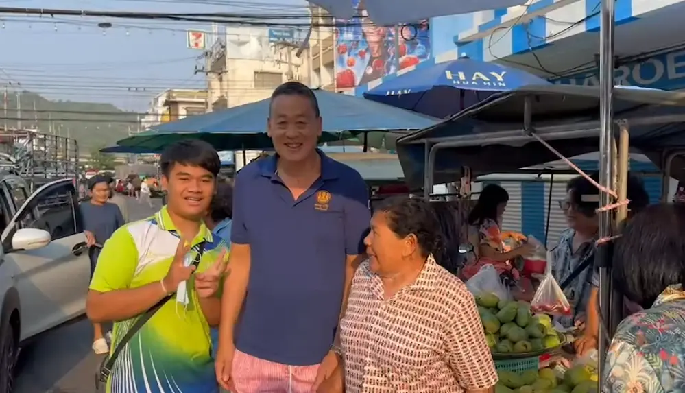 วันหยุดสงกรานต์ นายกฯ อยู่หัวหิน เดินตลาดเช้าซื้อของกินร้านประจำ