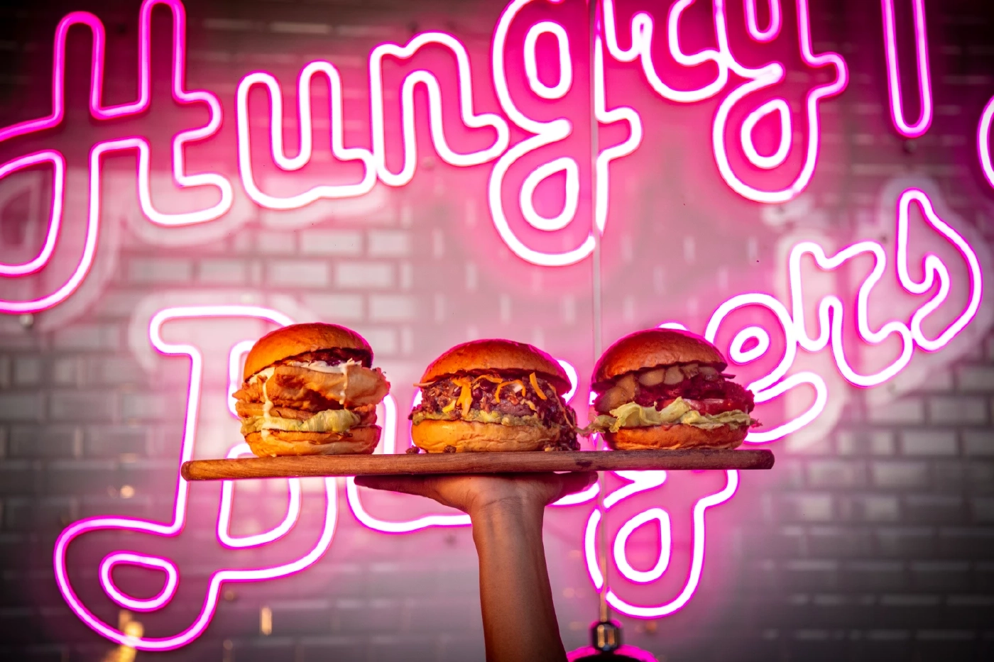 เบอร์เกอร์เลิฟเวอร์ต้องมาลอง Big Bite Burger Bar & Grill ได้ฟีลอเมริกันยุค 90s