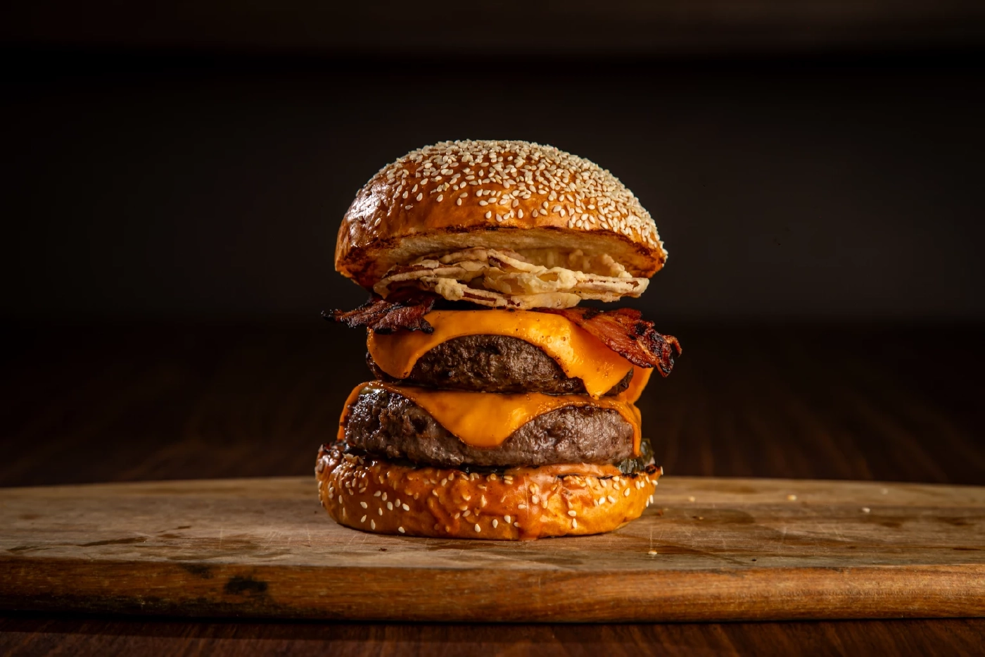 เบอร์เกอร์เลิฟเวอร์ต้องมาลอง Big Bite Burger Bar & Grill ได้ฟีลอเมริกันยุค 90s