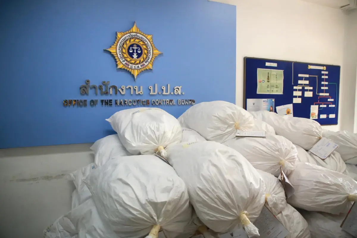 ป.ป.ส. ขนย้ายยาเสพติดของกลาง กว่า 22 ตัน เพื่อเตรียมนำไปเผาทำลาย