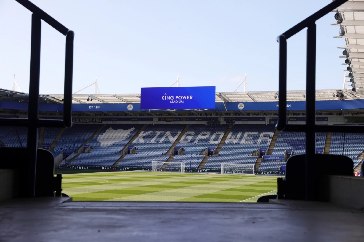 "เลสเตอร์ ซิตี้" กับซีซั่นที่เต็มไปด้วยขวากหนาม และการเลื่อนชั้นสู่พรีเมียร์ลีก