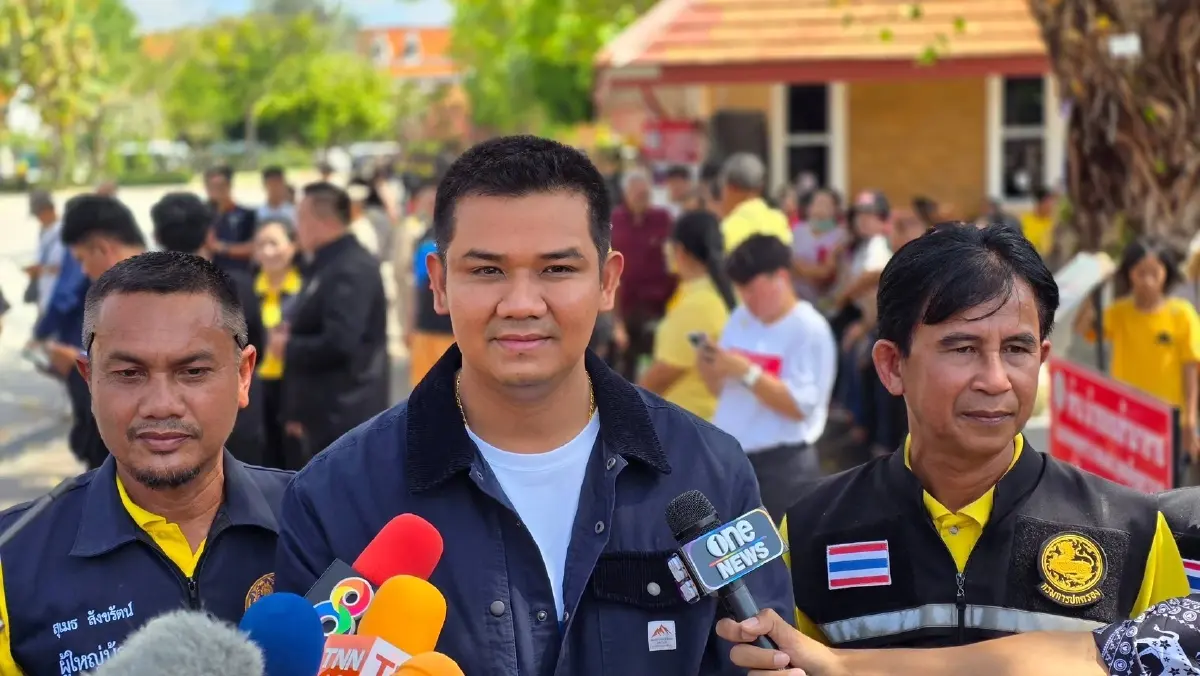 ชัยชนะ เดชเดโช ส.ส.นครศรีธรรมราช ในฐานะรองหัวหน้าพรรคประชาธิปัตย์