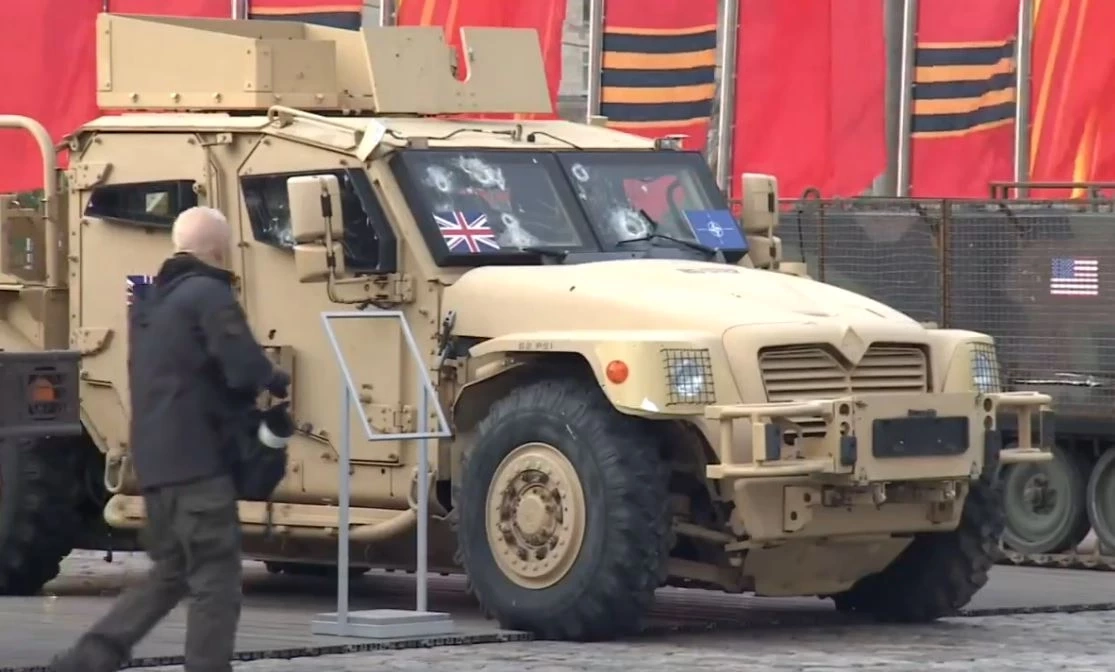 "รัสเซีย" จัดแสดงรถถังตะวันตกที่ยึดจาก "ยูเครน"