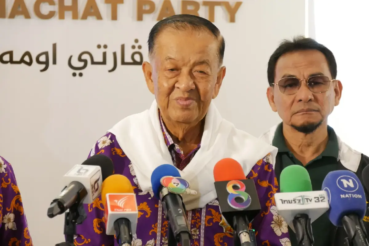 "วันนอร์" ปัดตอบข้อเสนอนั่งรองนายกฯ แลกเก้าอี้ ''ประธานสภาฯ''