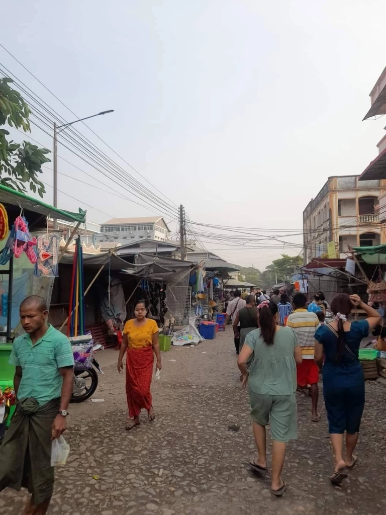 ประชาชนฝั่งเมียวดีใช้ชีวิตกันตามปกติ