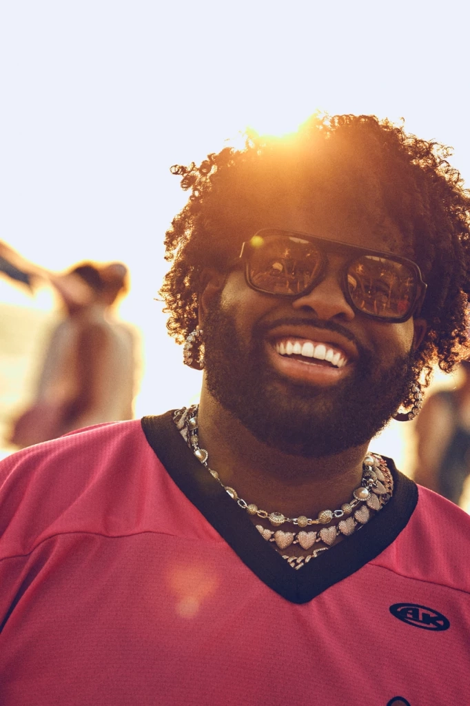 ALLY ฟีทเจอริ่งศิลปินระดับโลก Pink Sweat$ ปล่อยเพลง Make It Hot  รับซัมเมอร์