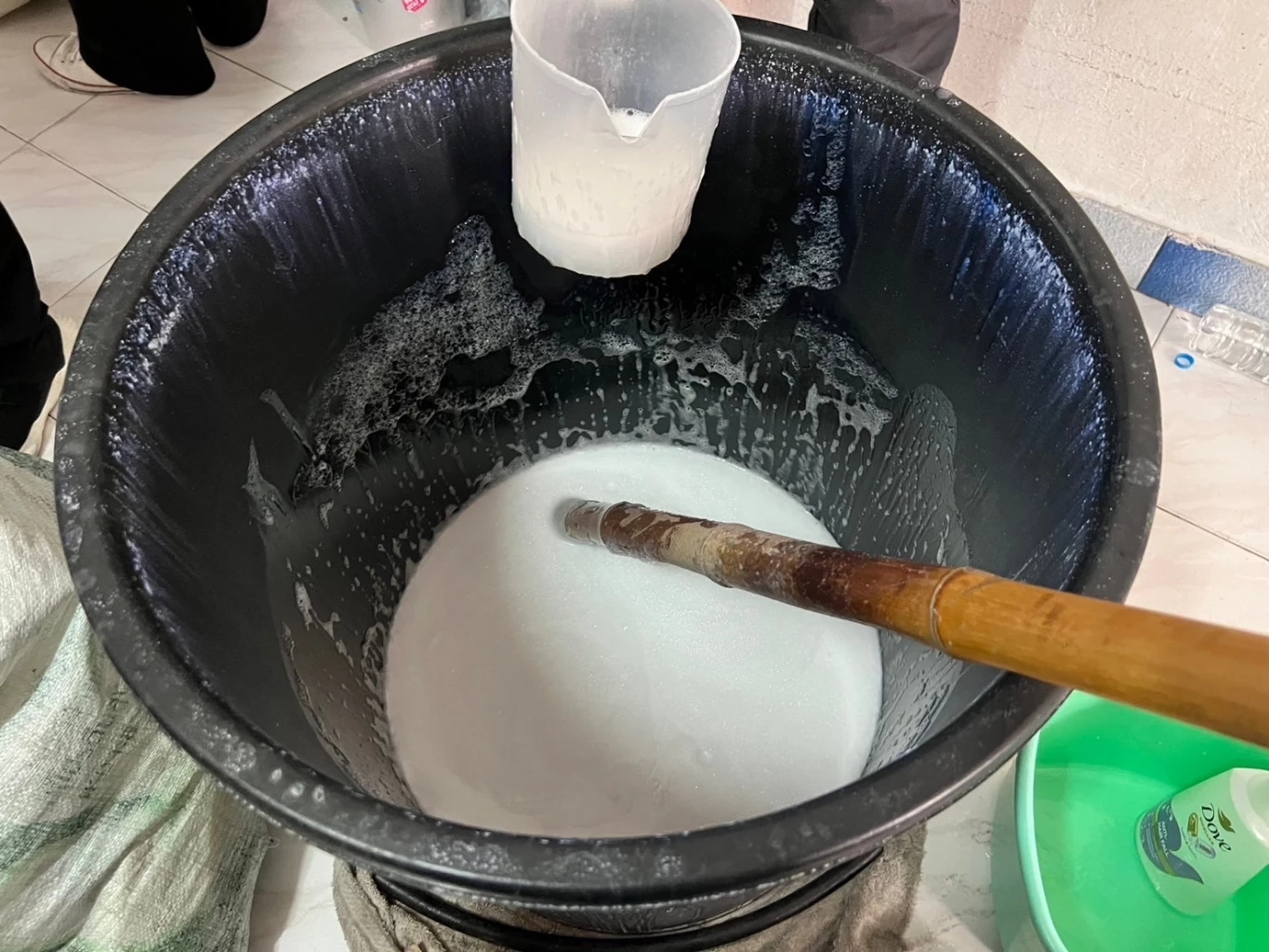 ทลายแหล่งผลิตแชมพู-ครีมอาบน้ำ ปลอมยี่ห้อดัง ตระเวนขายตลาดนัด กทม.-ปริมณฑล