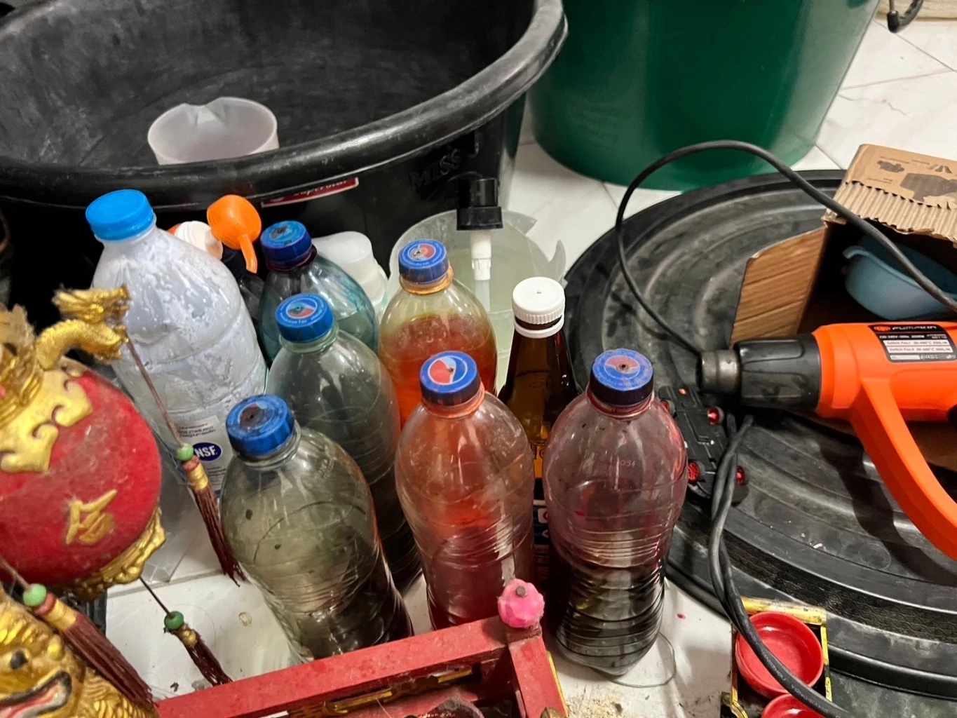 ทลายแหล่งผลิตแชมพู-ครีมอาบน้ำ ปลอมยี่ห้อดัง ตระเวนขายตลาดนัด กทม.-ปริมณฑล