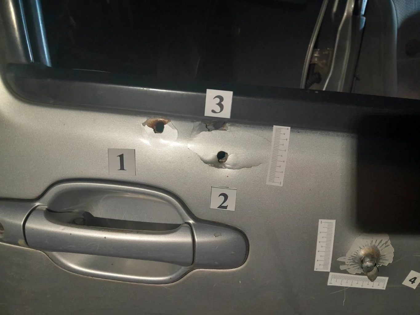 สรุปเกิดอะไรขึ้น สังหารโหด ดาบตำรวจ-ภรรยาชาวลาว ทั้งคนทั้งรถถูกยิงพรุน