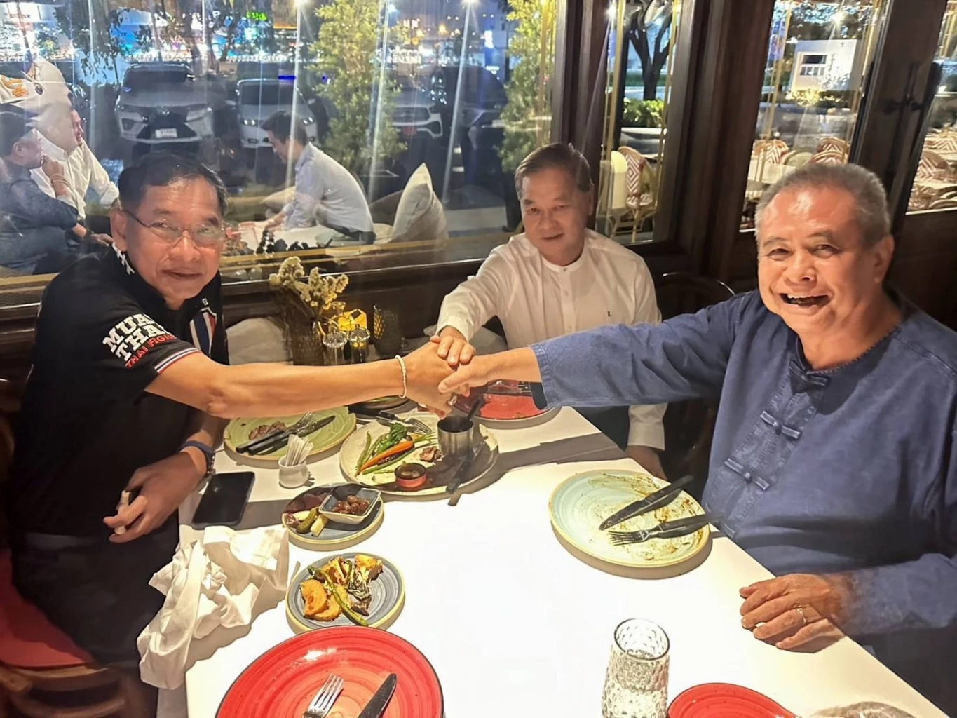 วิเคราะห์ปม "บิ๊กแจ๊ส" ลาออก เบื้องหลังคืออะไร เปิดภาพความร่วมมือ 3 นายก อบจ.