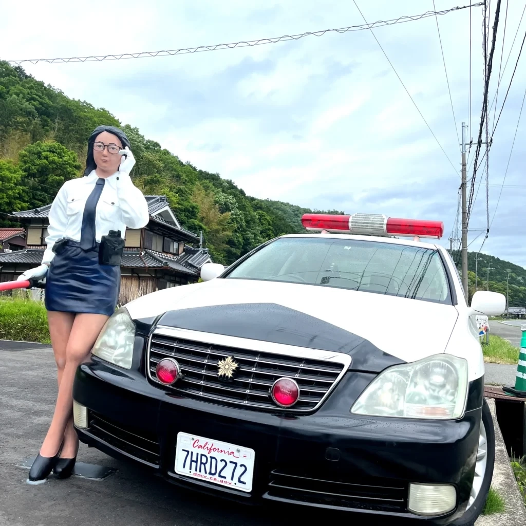 รูปปั้น "จ่าเฉยญี่ปุ่น" เหมือนคนจนน่าตกใจ