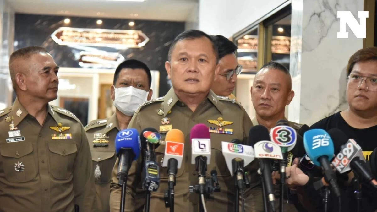 พล.ต.อ.สราวุฒิ การพานิช รอง ผบ.ตร. ประธานคณะกรรมการสอบสวน พล.ต.อ.สุรเชษฐ์