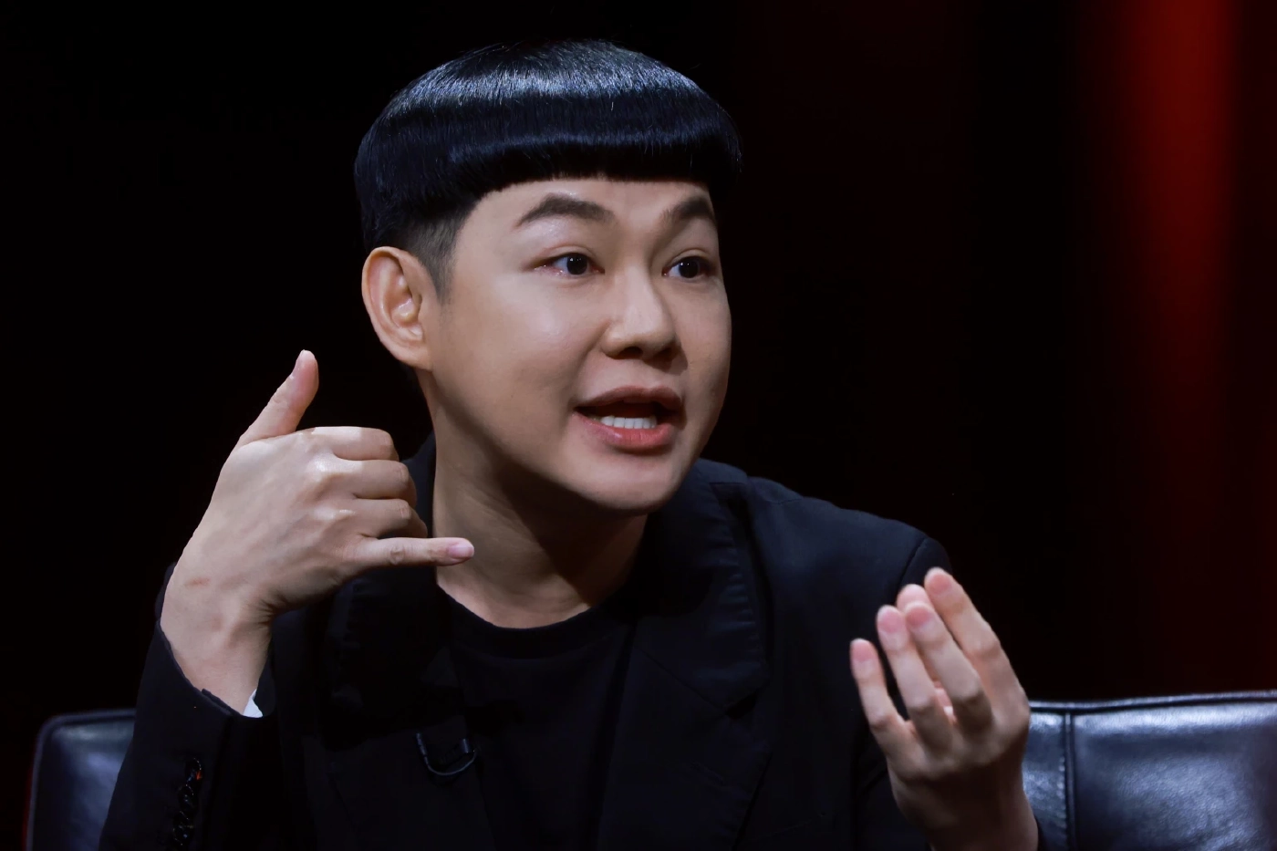 ดีเจนุ้ย ธนวัฒน์ ผู้รันวงการเกาหลี เล่าประสบการณ์ติด ตม. ถูกเข้าห้องเย็น