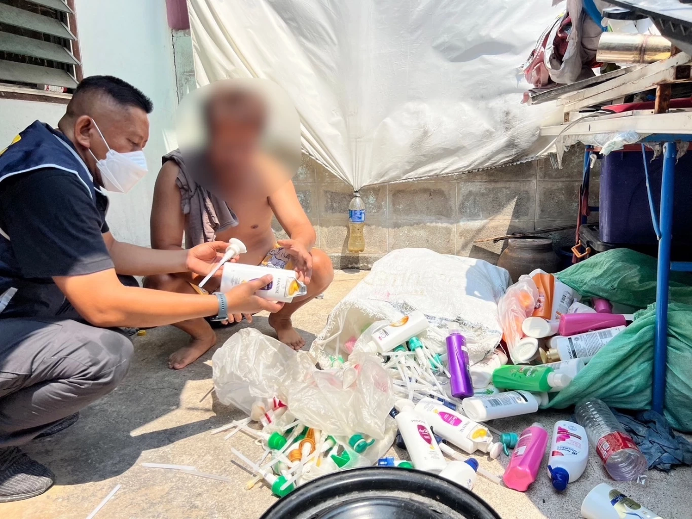 ทลายแหล่งผลิตแชมพู-ครีมอาบน้ำ ปลอมยี่ห้อดัง ตระเวนขายตลาดนัด กทม.-ปริมณฑล