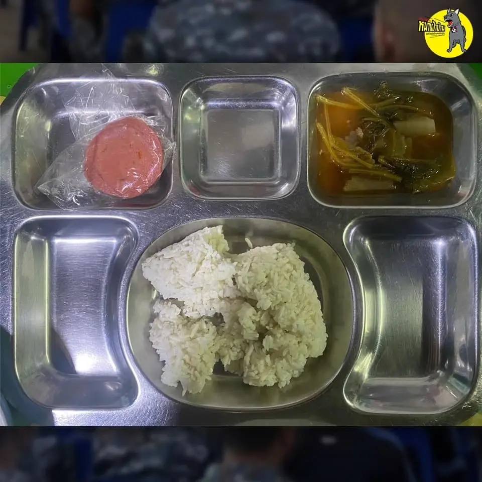 ผัก 1 ไร่ ไก่ 1 ตัว เพจดังเปิดภาพมื้ออาหารทหารเกณฑ์ "เน้นข้าว ไม่เน้นกับ"