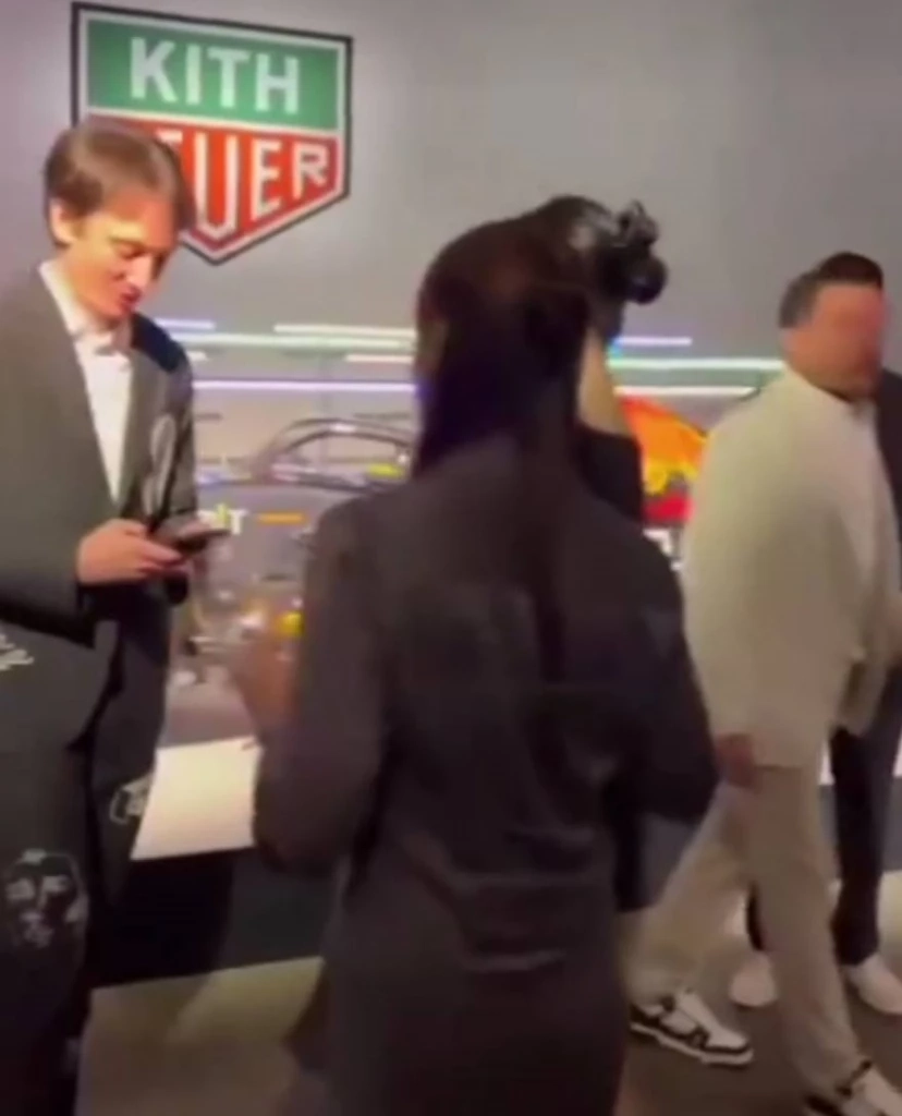 จับตา ลิซ่า เคียงข้าง เฟรเดอริก อาร์โนลต์ ร่วมงานเปิดตัวนาฬิกาแบรนด์ดัง