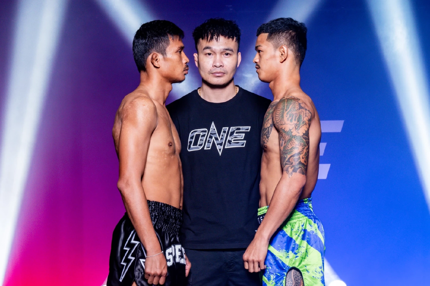 ชั่งน้ำหนักผ่านฉลุย! "พระจันทร์ฉาย" ปะทะ "โจนาธาน" ศึก ONE ลุมพินี 68 คืนนี้