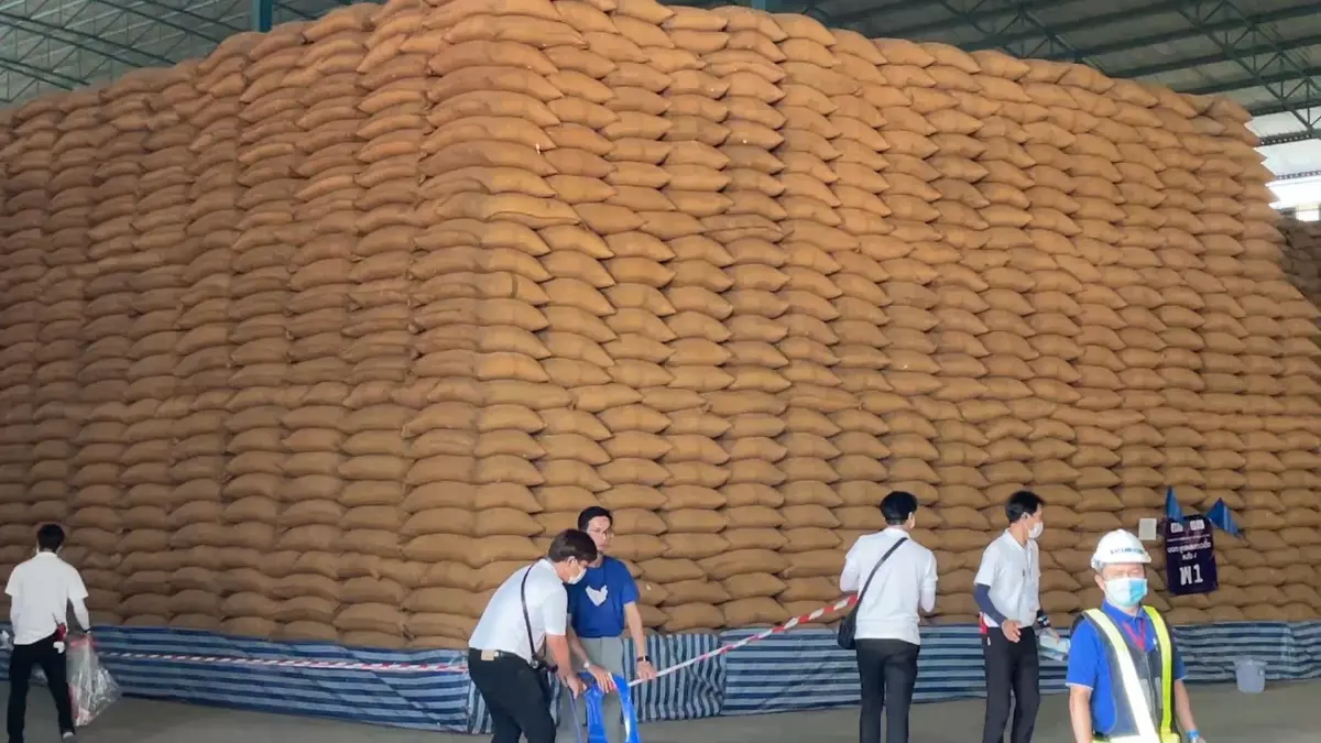 “ภูมิธรรม” สั่ง อคส. เคลียร์ปมประมูลข้าว 10 ปี นอมินีรัฐบาล ภายใน 7 วัน