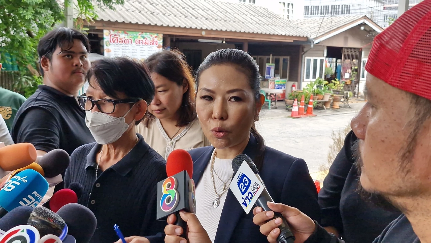 น.ส.อำนวยพร มณีวรรณ์ หรือ ทนายกุ้ง