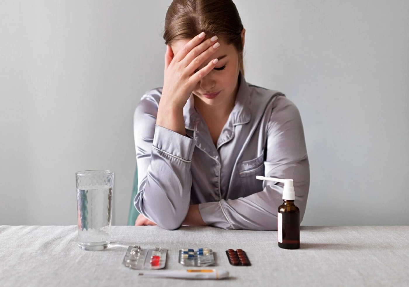 รู้จักยารักษา “โรคซึมเศร้า” แต่ละชนิด พร้อมข้อควรระวังในการใช้ยา