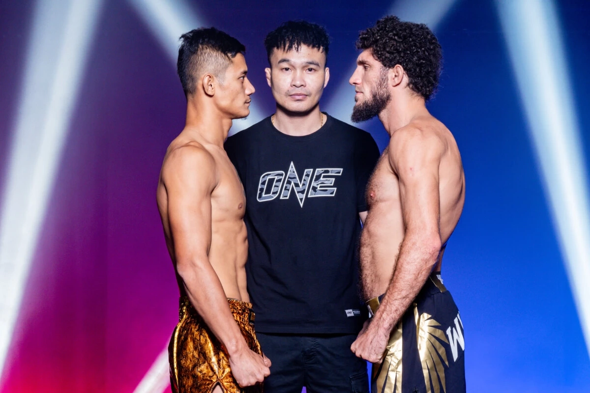 ชั่งน้ำหนักผ่านฉลุย! "พระจันทร์ฉาย" ปะทะ "โจนาธาน" ศึก ONE ลุมพินี 68 คืนนี้