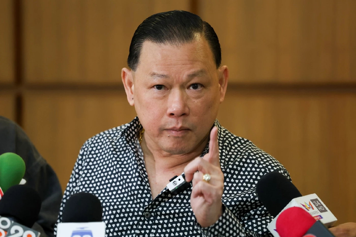 ศาลสั่งจำคุก "สันธนะ" 1 ปี ปมหมิ่นฯ รร. “ชูวิทย์” มีวัยรุ่นมั่วสุมเสพยา