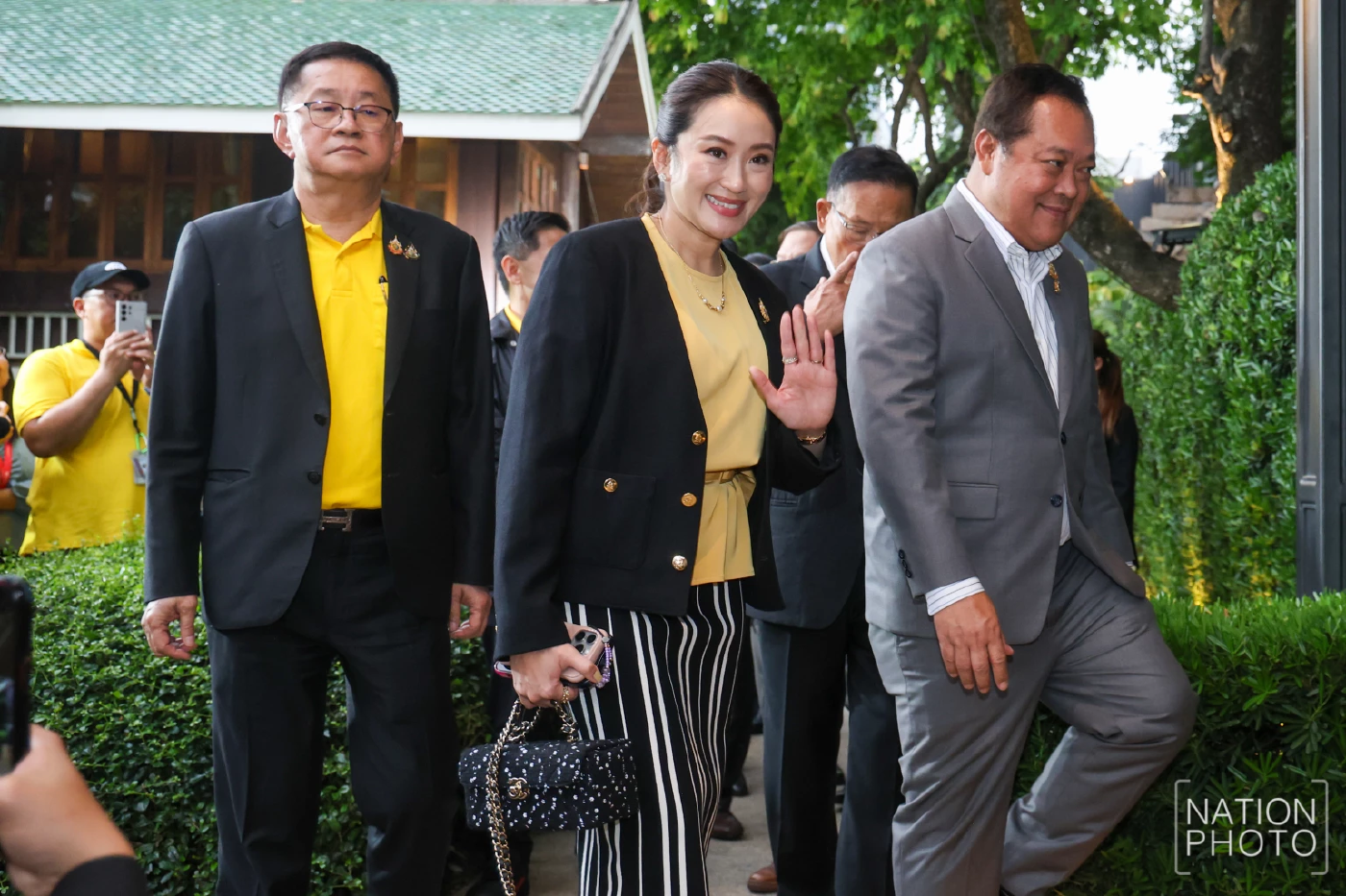 (ประมวลภาพ) นายกฯ โชว์รัฐบาลแน่นปึ้ก! ทะลุ 314 เสียง