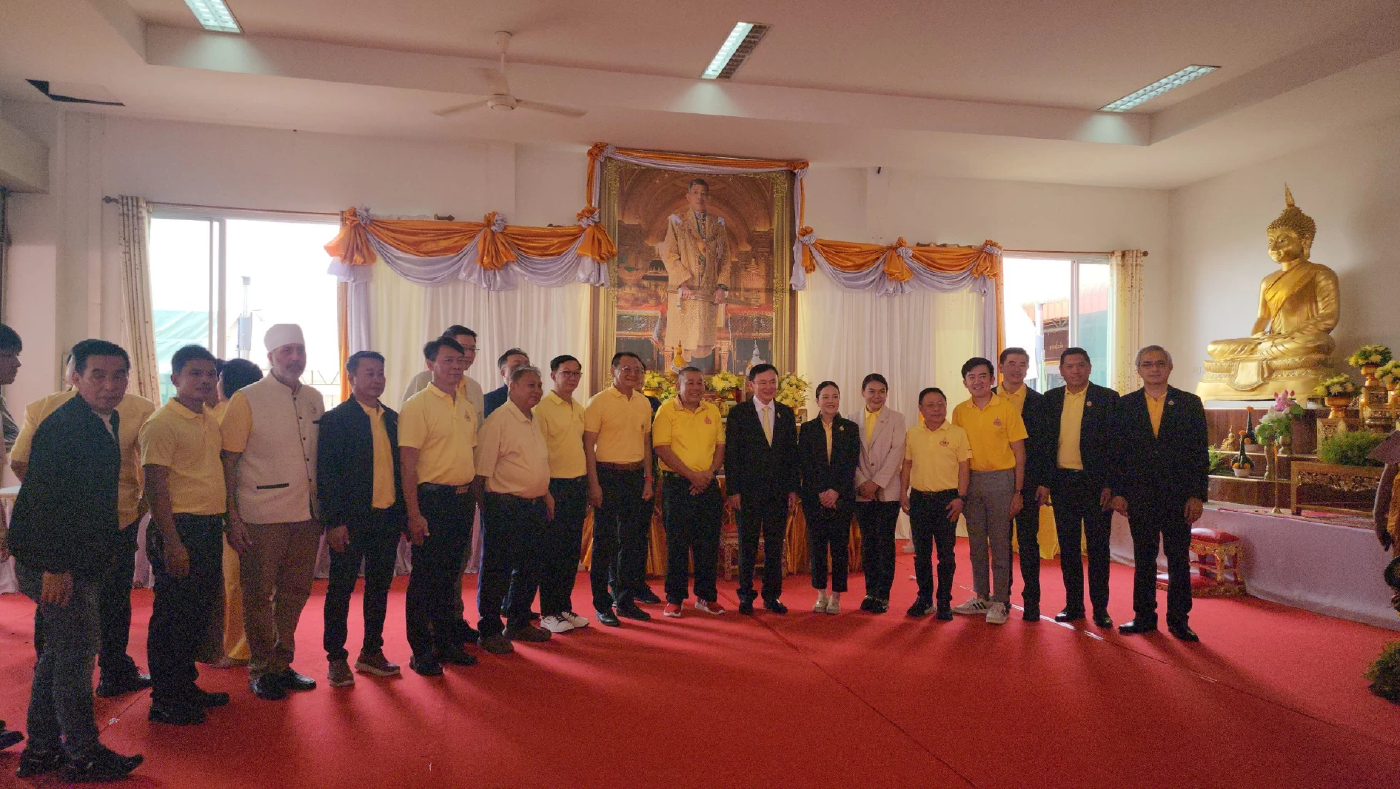 “ทักษิณ” เยือนสุรินทร์อุปสมบทพระ 334 รูป ถวายเป็นพระราชกุศล
