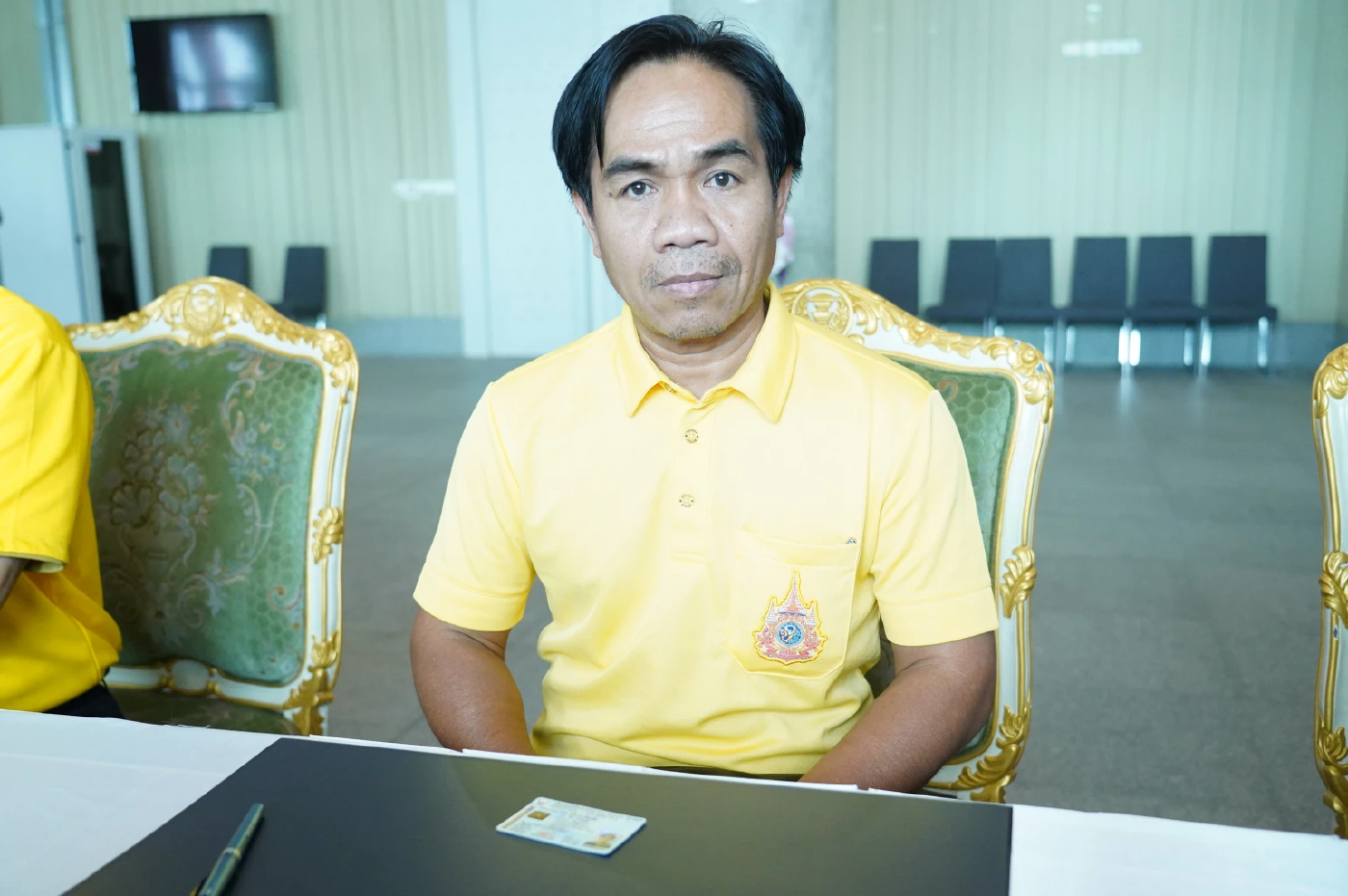 สว.บุรีรัมย์-สุรินทร์ แห่รายงานตัววันแรก