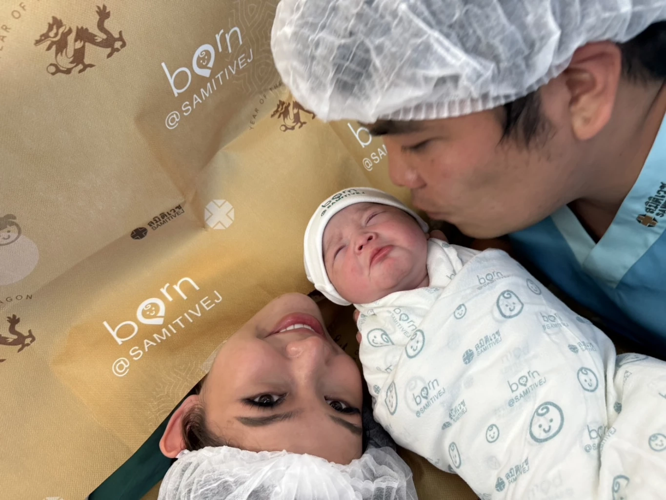 "แจ็ค แฟนฉัน" ปล่อยโฮ "ใบม่อน กิตติยา" คลอดลูกชายคนแรก ชื่อ "น้องคากิ"