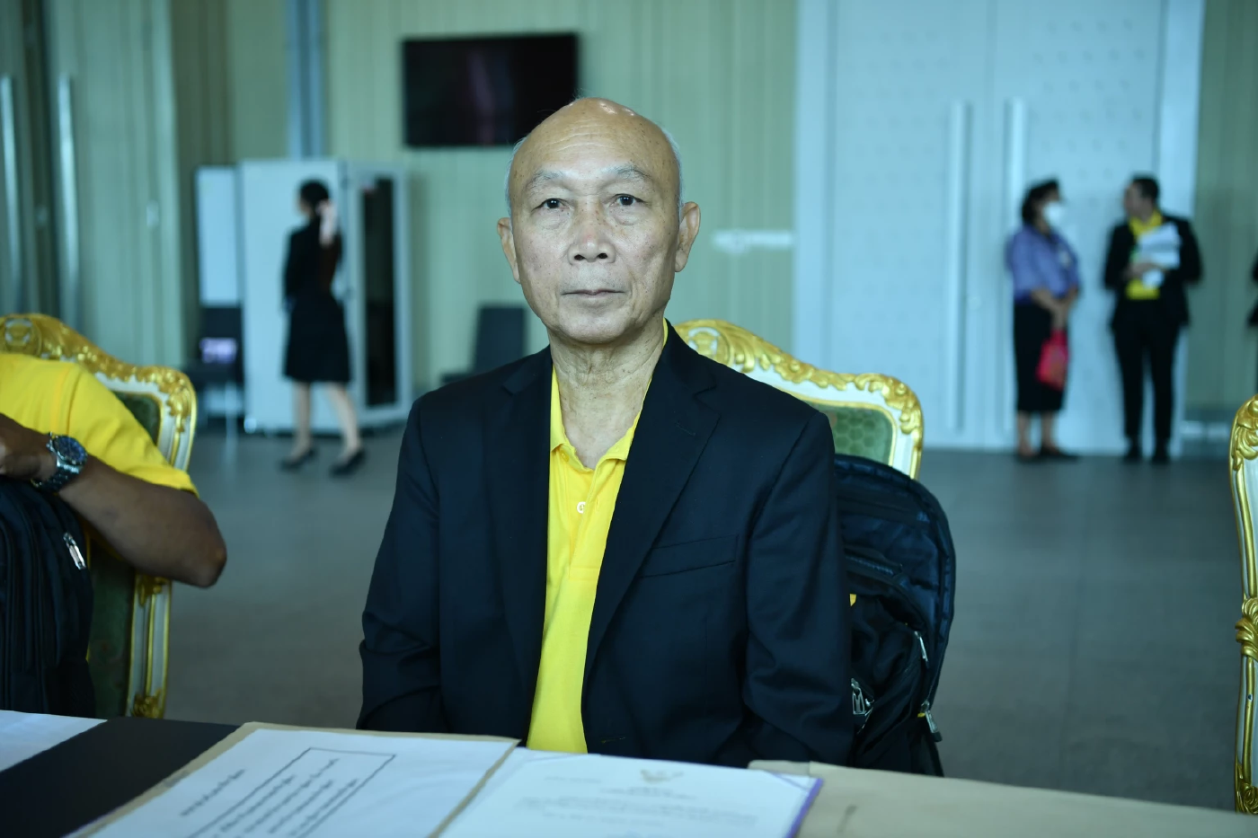 สว.บุรีรัมย์-สุรินทร์ แห่รายงานตัววันแรก