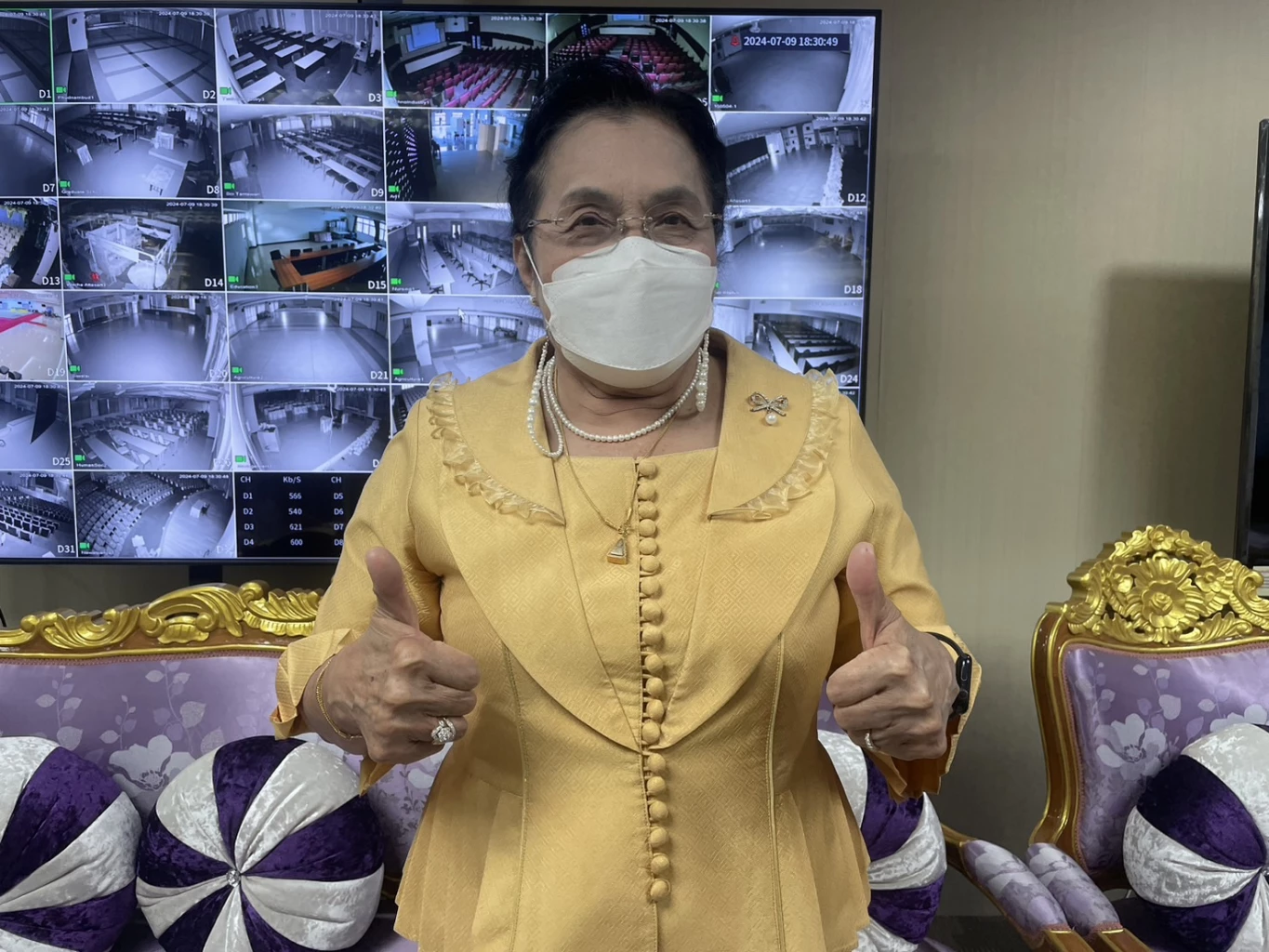 บัณฑิต มรภ.บุรีรัมย์ ที่ 1 สนามสอบครู “แซวสนั่นคะแนนทะลุเหมือนข้อสอบรั่ว”