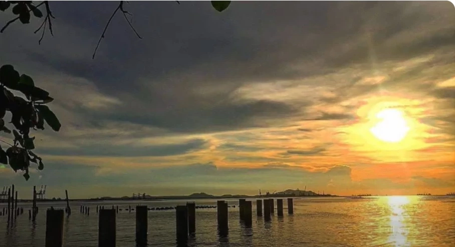 มหาดไทย ร่วมกับ "ศิลปินจิตอาสา" เปิดตัวบทเพลง "แสงแห่งรัก" (ชมคลิป)