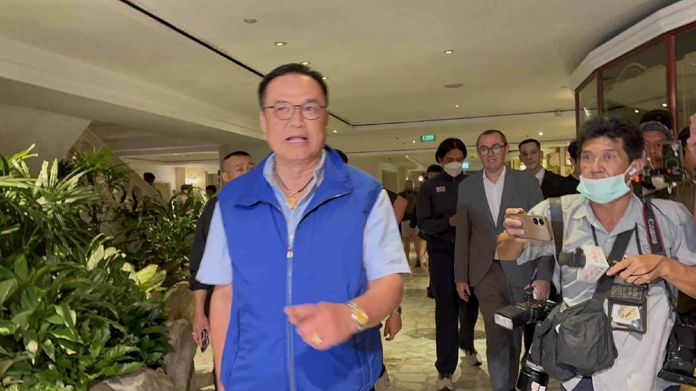 นายอนุทิน ชาญวีรกูล รองนายกรัฐมนตรี และ รมว.มหาดไทย