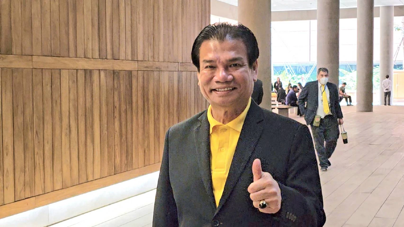 สว.บุรีรัมย์-สุรินทร์ แห่รายงานตัววันแรก