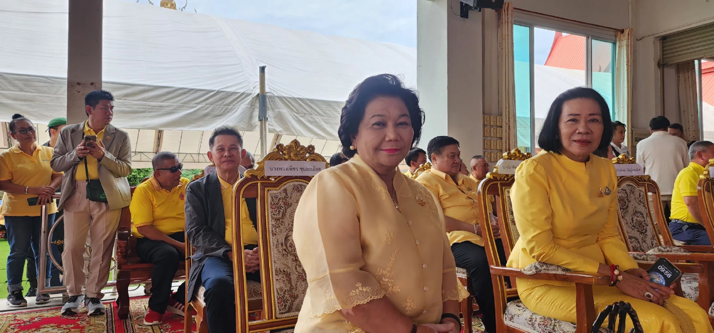 “ทักษิณ” เยือนสุรินทร์อุปสมบทพระ 334 รูป ถวายเป็นพระราชกุศล