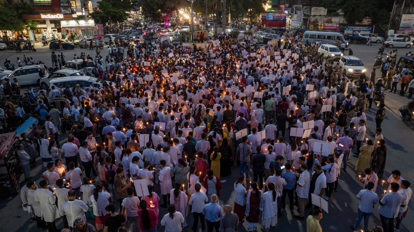 หมออินเดีย 1 ล้านคน หยุดงานประท้วงคดีข่มขืนหมอฝึกหัด