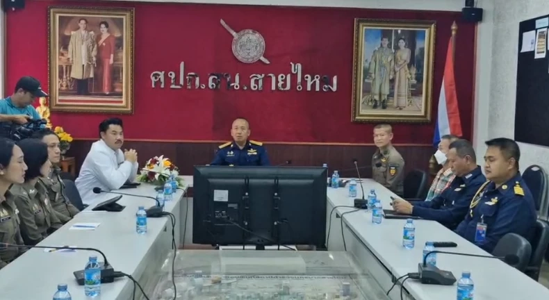 จบสวย! เสธ.ทอ.หอบกระเช้าขอโทษชาวบ้าน หลังสร้างความเดือดร้อนกว่า 10 ปี